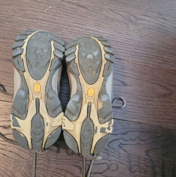 Hiking shoes - Picture 3 of 4